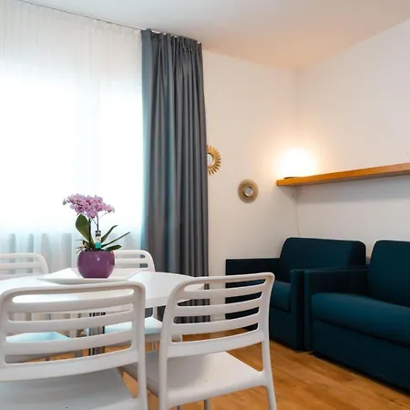 Hotel apartamentowy Torbole 3*