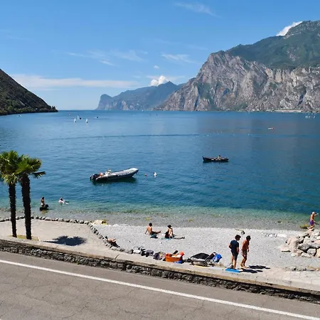 Hotel apartamentowy Torbole