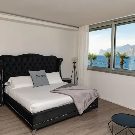 Aparthotel Torbole 3*