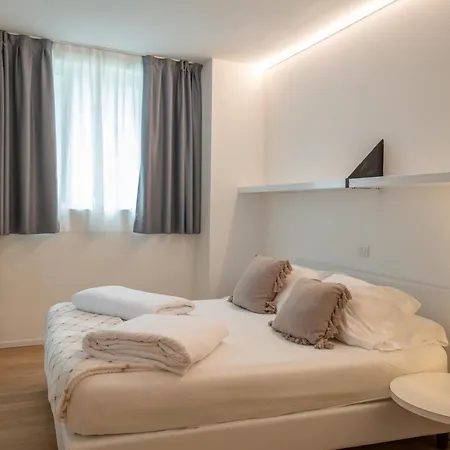 Hotel apartamentowy Torbole