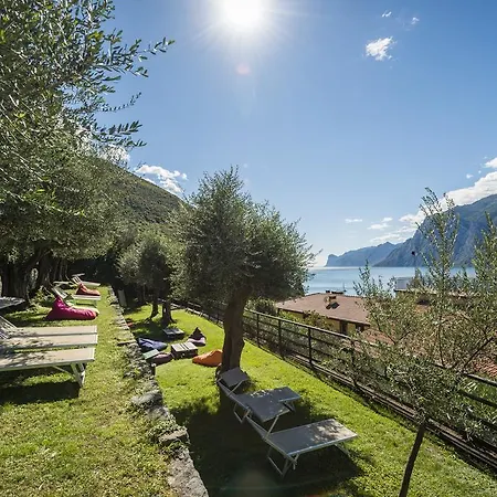 Aparthotel Torbole 3*